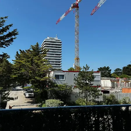 With Balcony - 2 Min And Aquabaule *