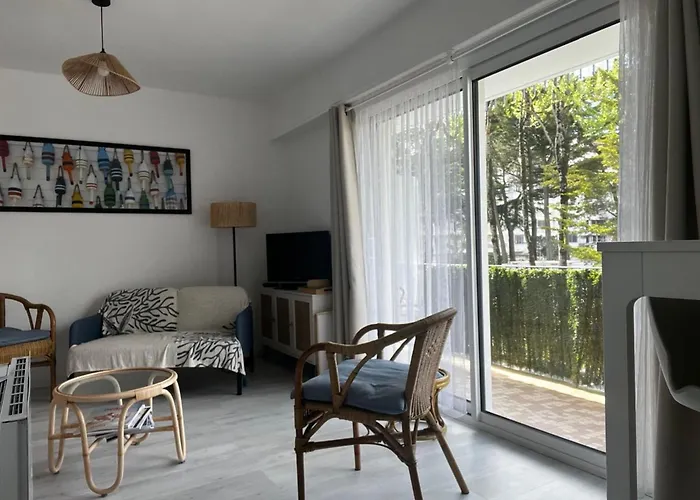 With Balcony - 2 Min And Aquabaule 公寓 *